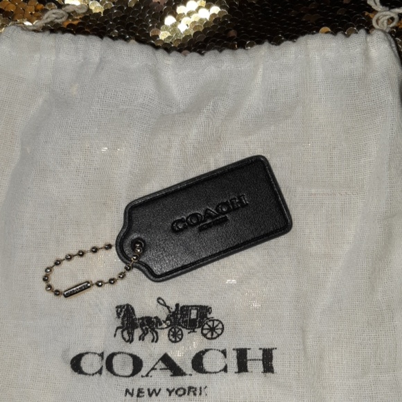 coach dog tag